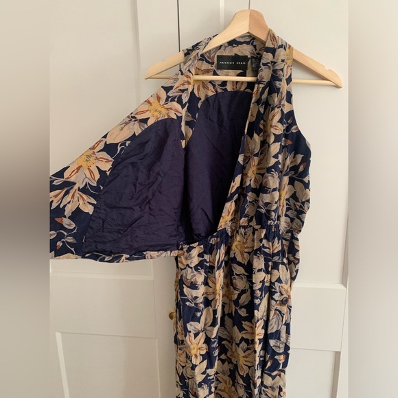 Gorgeous 100% silk wrap floral print dress (size 8) with adjustable side slit - Picture 2 of 5